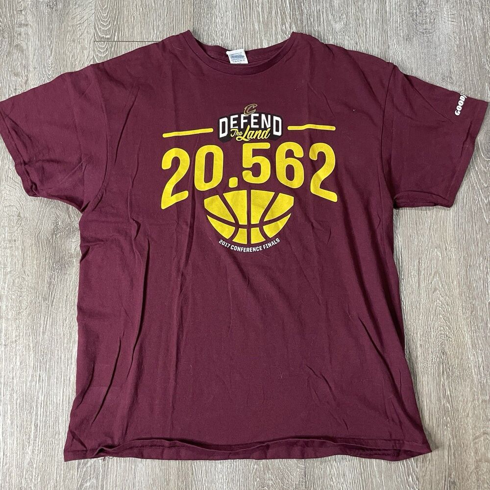 CLEVELAND CAVALIERS 2017 PLAYOFFS DEFEND THE LAND 20,562 T-SHIRT- XL
